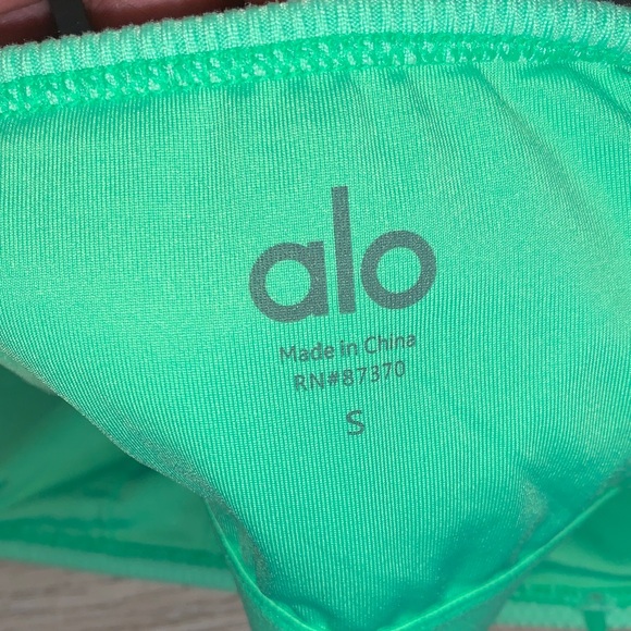 ALO Green Crop Top and Shorts Set SIZE SMALL - Picture 6 of 7